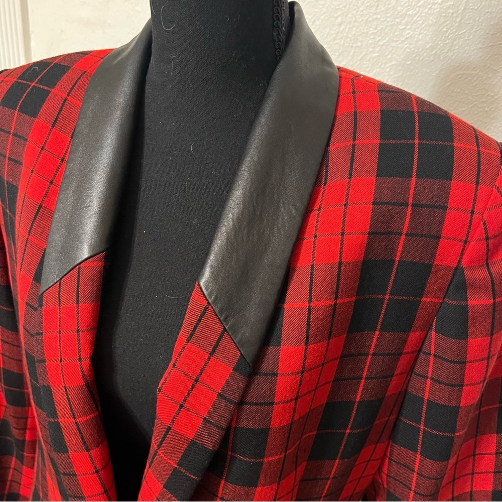 Vintage 80s Plaid Red Black Wool Blazer Leather Collar Satin Button Pristine - Picture 3 of 10